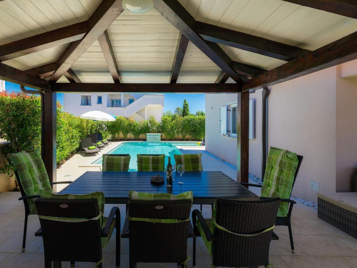 Holiday Home Villa Valentina Loborika Exterior foto