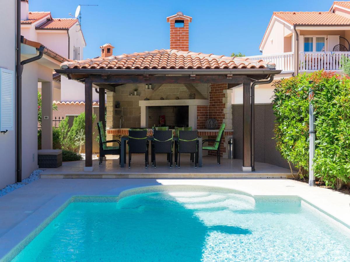 Holiday Home Villa Valentina Loborika Exterior foto